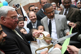 Mayor Thomas Menino and Muhammad Ali-Salaam at the ISBCC ribbon-cutting ceremony (2009). Photo: ISBCC Facebook Page.