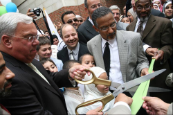 Mayor Thomas Menino and Muhammad Ali-Salaam at the ISBCC ribbon-cutting ceremony (2009). Photo: ISBCC Facebook Page.
